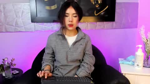  Alice Evans online show from 9, 1, 2025