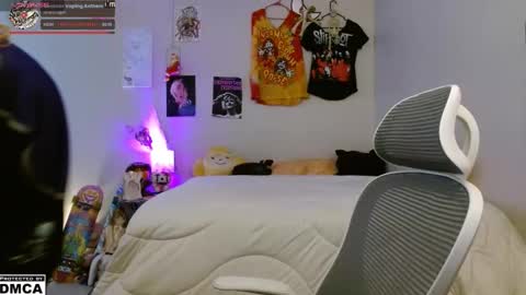 Alice Hatchette online show from 19, 11, 2025