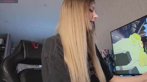 Snapshot of alice_hetfield chatting on 26, 10, 2025 My name is Alice find out about me in the Fansly online show from 26, 10, 2025