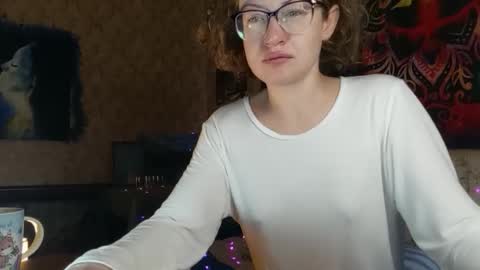 Snapshot of alice_peach chatting on 12, 11, 2025 bigclit daddy squirt bigdildo fit online show from 12, 11, 2025