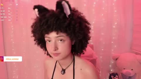 Snapshot of alice_wiinter chatting on 8, 10, 2025 Alice online show from 8, 10, 2025