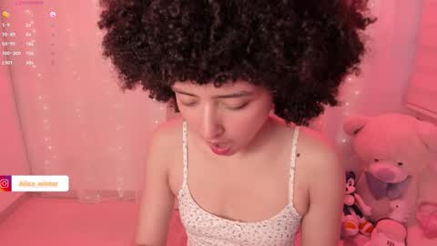 Snapshot of alice_wiinter chatting on 10, 10, 2025 Alice online show from 10, 10, 2025