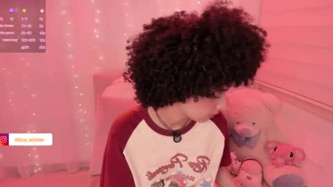 Snapshot of alice_wiinter chatting on 6, 11, 2025 Alice online show from 6, 11, 2025