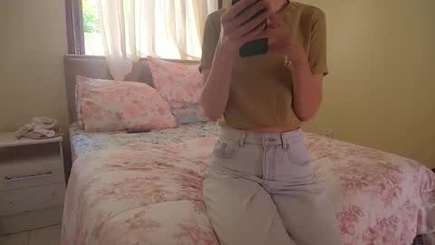 Snapshot of alicedeluca chatting on 31, 10, 2025 Alice DeLUCA online show from 31, 10, 2025