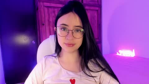 Snapshot of alicee_2 chatting on 5, 2, 2025 Aliceee .. 97YP9VWGZHrefnav wishlist lists 1 online show from 5, 2, 2025