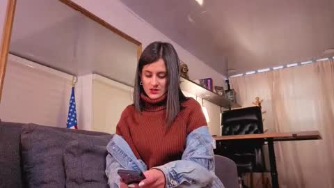 Snapshot of alicee_milf_ chatting on 11, 10, 2025 Aleja online show from 11, 10, 2025