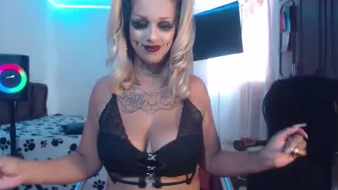 Snapshot of aliceesmiths chatting on 30, 10, 2025 aliceesmiths online show from 30, 10, 2025