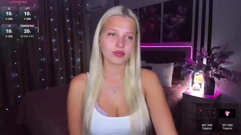 Snapshot of alicefreman chatting on 16, 10, 2025 Alice online show from 16, 10, 2025