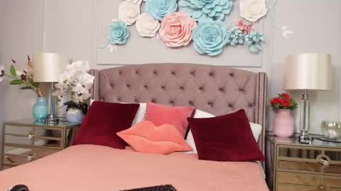 Snapshot of alicehadley chatting on 4, 12, 2025 AliceHadley online show from 4, 12, 2025