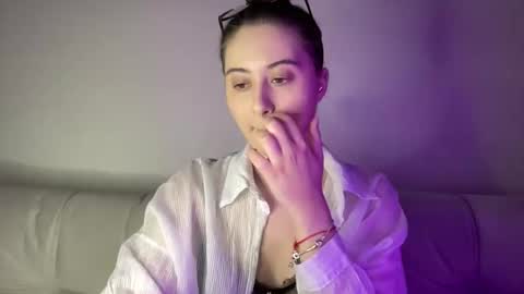 aliceinlustland online show from 3, 3, 2026