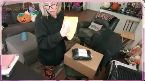 Alice Liddell online show from 3, 11, 2025