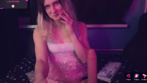 AlicePinkhead online show from 22, 2, 2025
