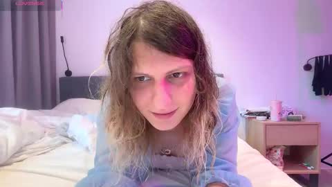 Snapshot of alicepinkhead chatting on 24, 10, 2025 AlicePinkhead online show from 24, 10, 2025
