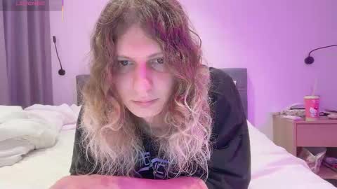 Snapshot of alicepinkhead chatting on 25, 11, 2025 AlicePinkhead online show from 25, 11, 2025