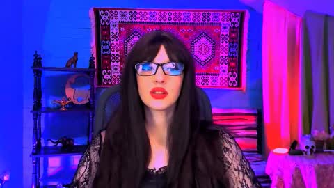 alicewelch_ online show from 8, 10, 2025
