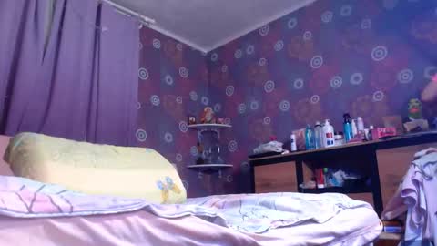 Snapshot of alicewetsquirt chatting on 4, 12, 2025 alicewetsquirt online show from 4, 12, 2025
