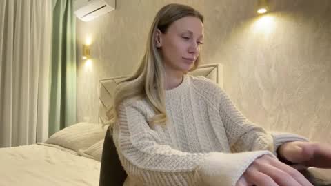 Snapshot of alicewonders_ chatting on 1, 2, 2025 Alice online show from 1, 2, 2025