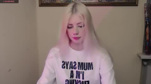 Snapshot of alicexooo_ chatting on 28, 3, 2026 Alice online show from 28, 3, 2026