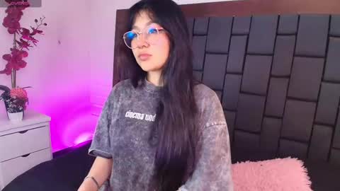 Aliice Blond online show from 15, 9, 2025