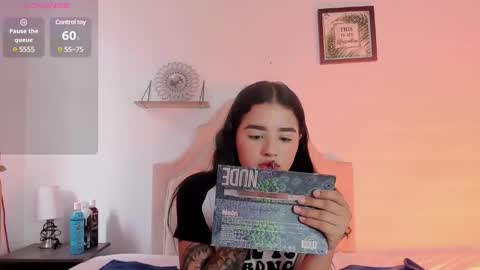 aliice_walker_ online show from 27, 1, 2025