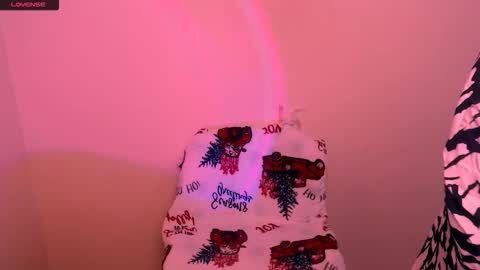 Snapshot of alinaasti_ chatting on 13, 11, 2025 Alina online show from 13, 11, 2025