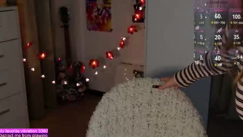 Snapshot of alinabae chatting on 27, 10, 2025 Alina and Ben online show from 27, 10, 2025