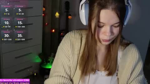 Snapshot of alinabae chatting on 30, 10, 2025 Alina and Ben online show from 30, 10, 2025