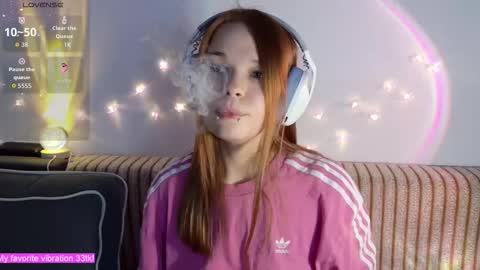 Snapshot of alinabae chatting on 19, 11, 2025 Alina and Ben online show from 19, 11, 2025