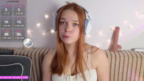 Snapshot of alinabae chatting on 21, 11, 2025 Alina and Ben online show from 21, 11, 2025