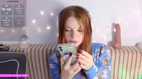 Snapshot of alinabae chatting on 23, 11, 2025 Alina and Ben online show from 23, 11, 2025