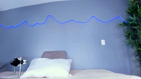 Snapshot of alinasweett_ chatting on 9, 11, 2025 online show from 9, 11, 2025