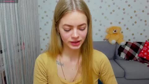 alisa_glamur online show from 8, 1, 2025