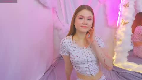 Snapshot of alisia_spinnet chatting on 24, 10, 2025 Alisia online show from 24, 10, 2025