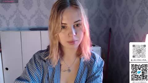 Snapshot of alismoona chatting on 4, 12, 2025 Alisa online show from 4, 12, 2025