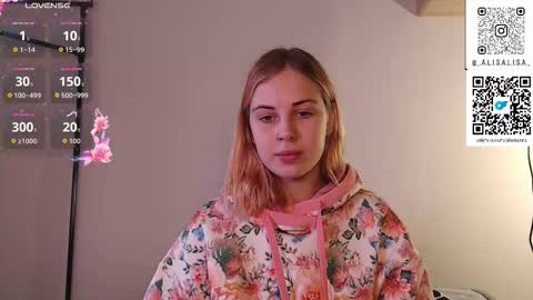 Snapshot of alismoona chatting on 5, 12, 2025 Alisa online show from 5, 12, 2025