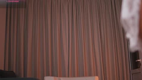 Snapshot of alison_miller9 chatting on 5, 2, 2026 Alison online show from 5, 2, 2026