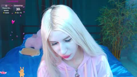 Snapshot of alison_moonlight chatting on 15, 9, 2025 Alison online show from 15, 9, 2025