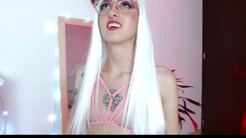 alissesallie_ online show from 11, 1, 2025