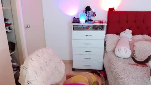 Snapshot of alissesallie_ chatting on 28, 11, 2025 alissesallie_ online show from 28, 11, 2025