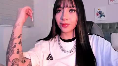 alisson__cortez online show from 30, 10, 2025