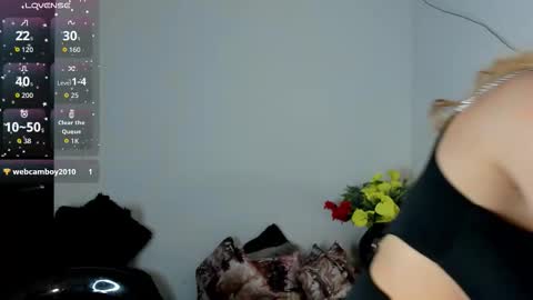 Alisson Domit  online show from 25, 9, 2025