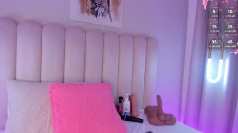 Snapshot of alissyadanger chatting on 10, 10, 2025 TATIS online show from 10, 10, 2025