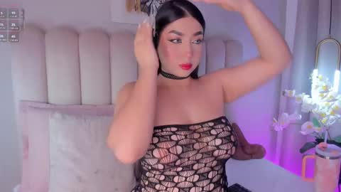 Snapshot of alissyadanger chatting on 6, 11, 2025 TATIS online show from 6, 11, 2025