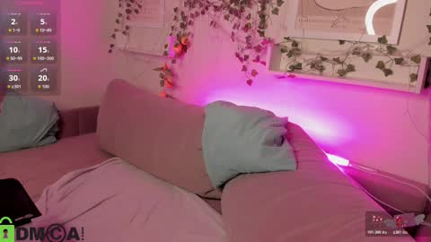 Snapshot of alli_aster chatting on 22, 10, 2025 alli_aster online show from 22, 10, 2025