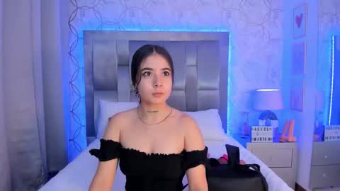 Snapshot of allicewinter chatting on 22, 10, 2025 AlliceWinter online show from 22, 10, 2025