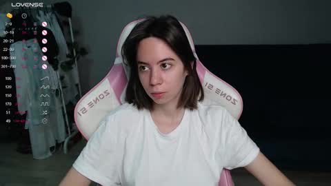 Snapshot of allie_hazie chatting on 15, 2, 2026 alice online show from 15, 2, 2026