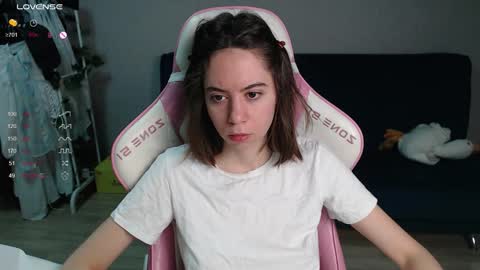 Snapshot of allie_hazie chatting on 1, 3, 2026 alice online show from 1, 3, 2026