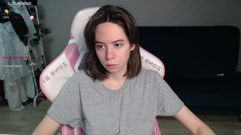 Snapshot of allie_hazie chatting on 5, 3, 2026 alice online show from 5, 3, 2026