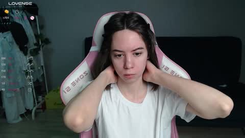 Snapshot of allie_hazie chatting on 6, 3, 2026 alice online show from 6, 3, 2026