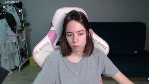 Snapshot of allie_hazie chatting on 8, 3, 2026 alice online show from 8, 3, 2026